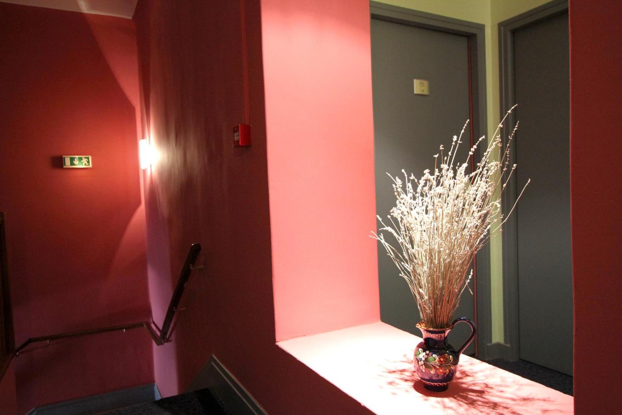 Logis Hotel Le Clos Des Oliviers Bourg-Saint-Andeol Ngoại thất bức ảnh