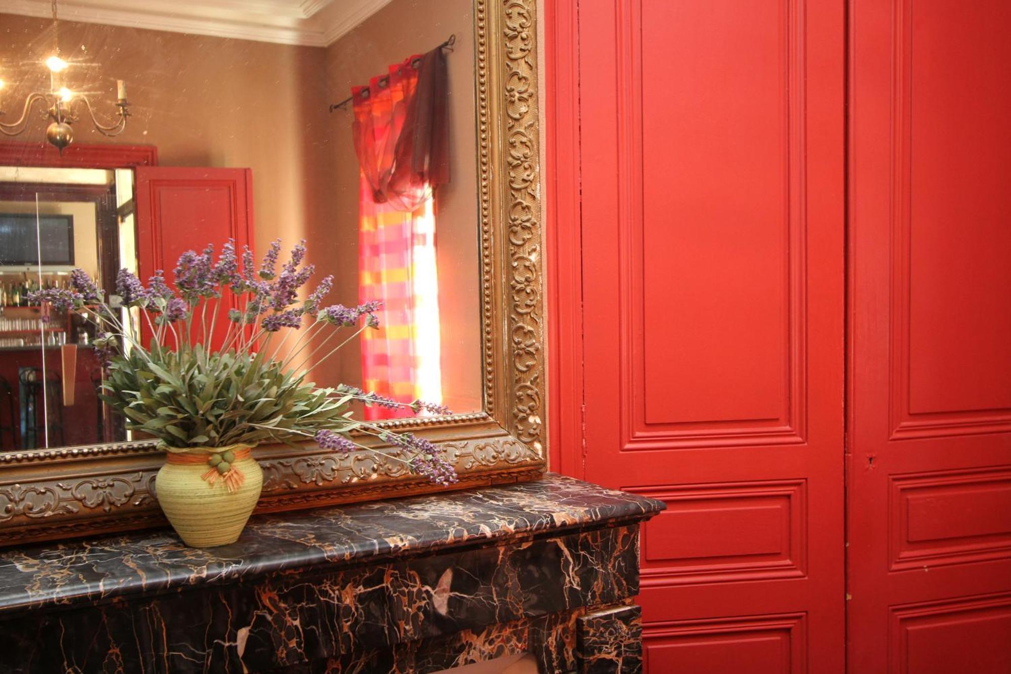 Logis Hotel Le Clos Des Oliviers Bourg-Saint-Andeol Ngoại thất bức ảnh