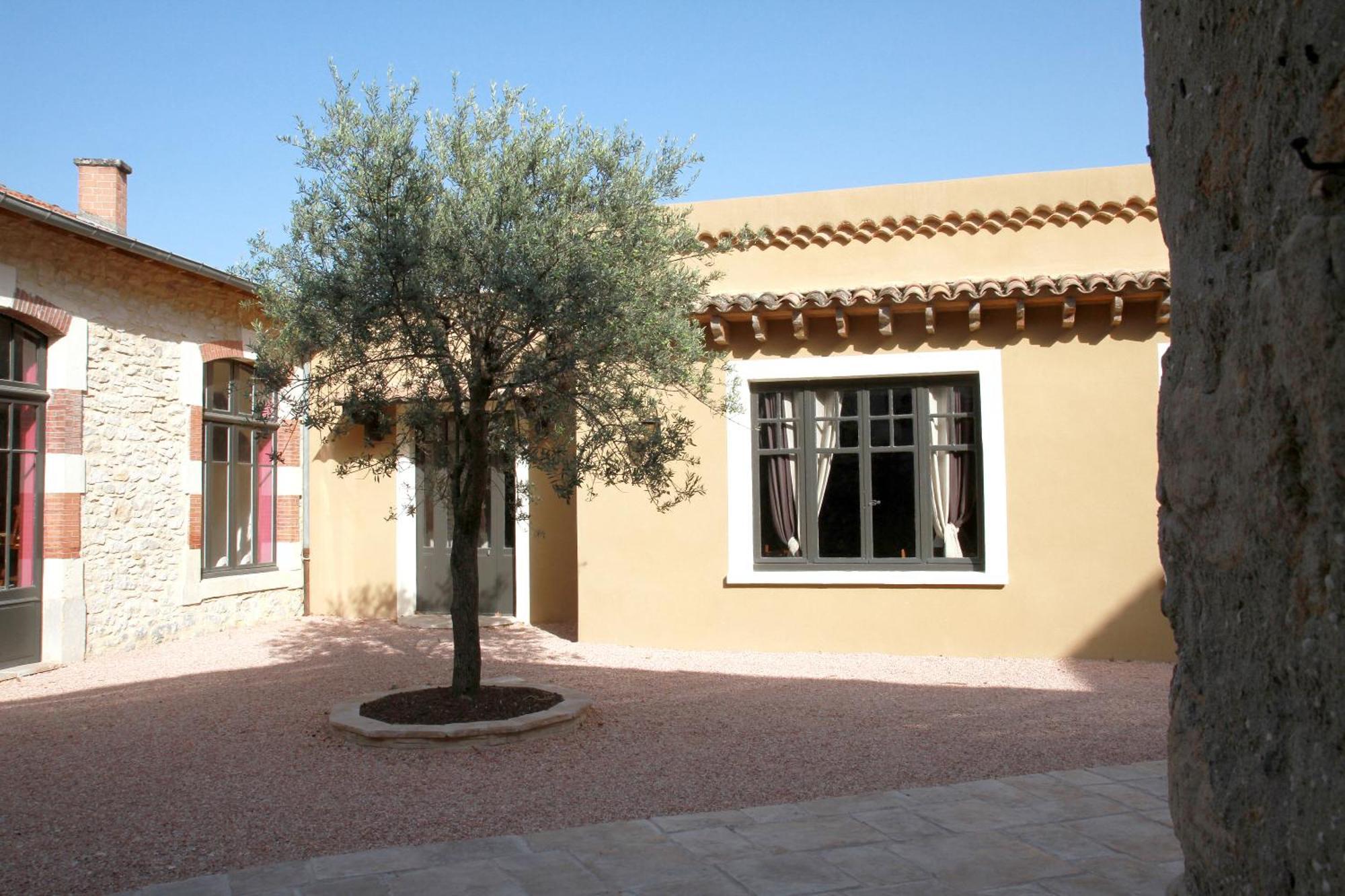 Logis Hotel Le Clos Des Oliviers Bourg-Saint-Andeol Ngoại thất bức ảnh